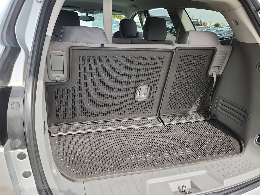 Used 2017 Chevrolet Traverse LS AWD/4WD image 12