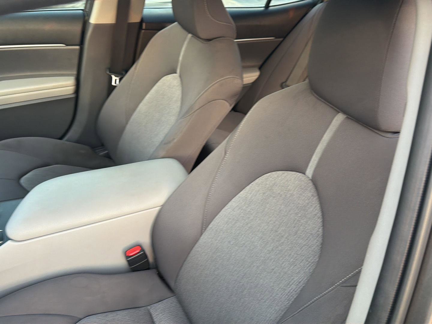 Used 2022 Toyota Camry LE FWD image 28