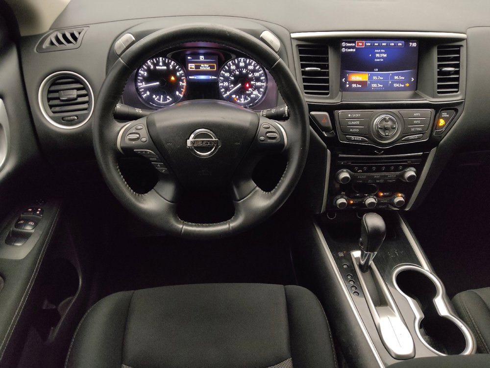 Used 2017 Nissan Pathfinder SV FWD image 22