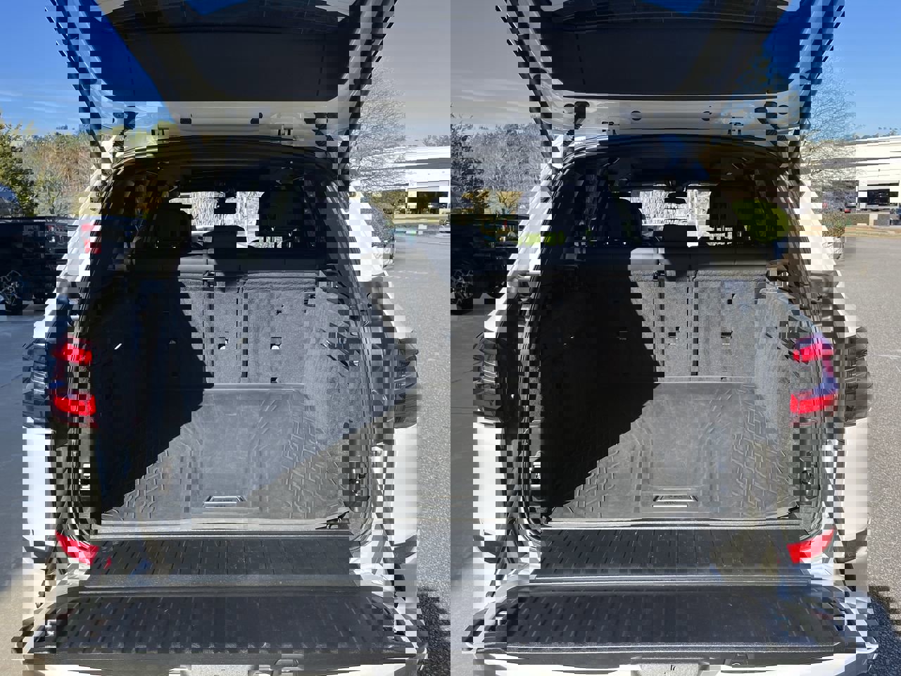 Used 2023 BMW X5 xDrive40i w/ M Sport Package image 36