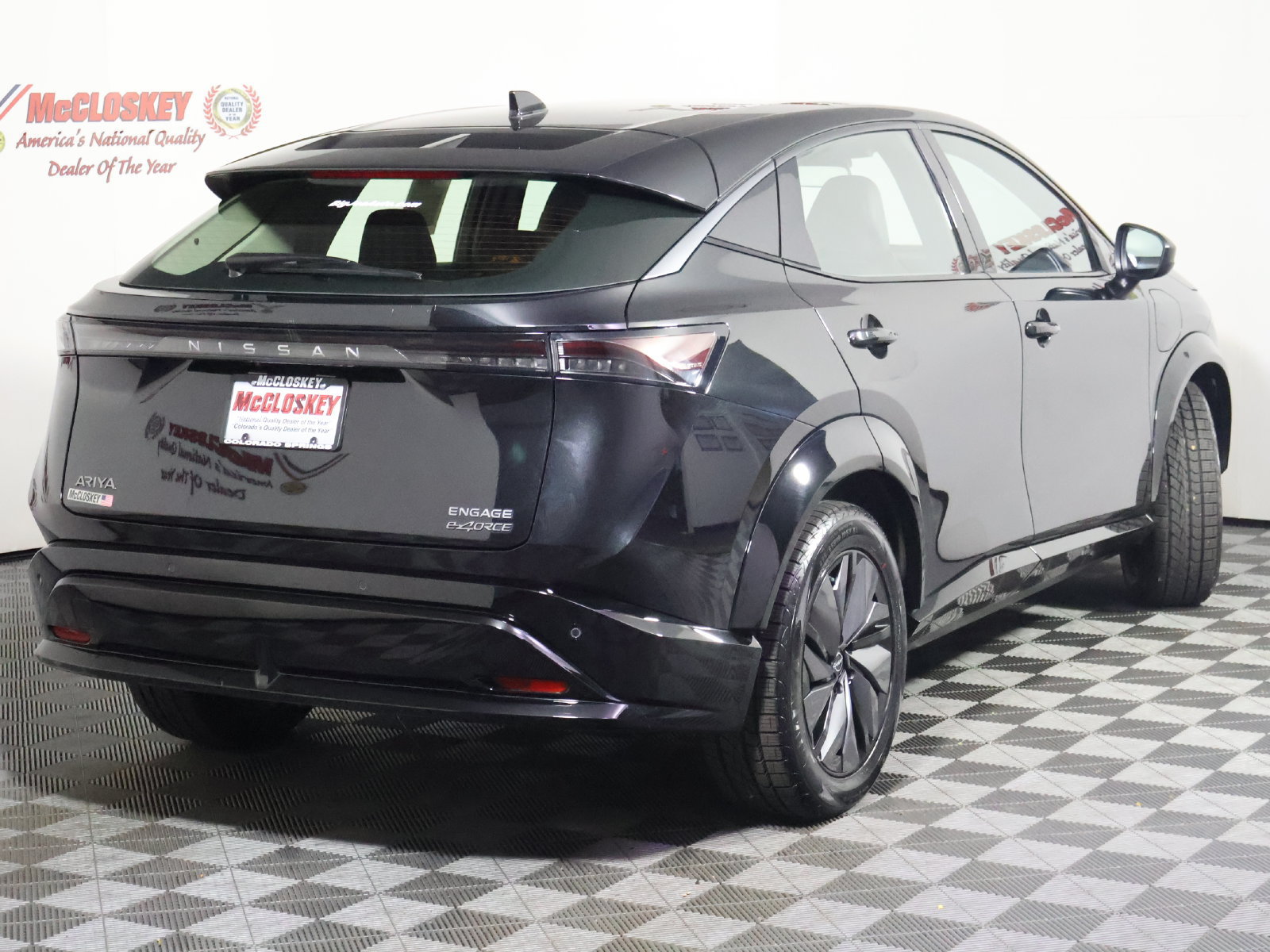 Used 2024 Nissan Ariya AWD image 5