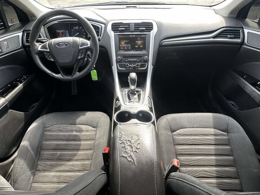Used 2016 Ford Fusion SE FWD image 14