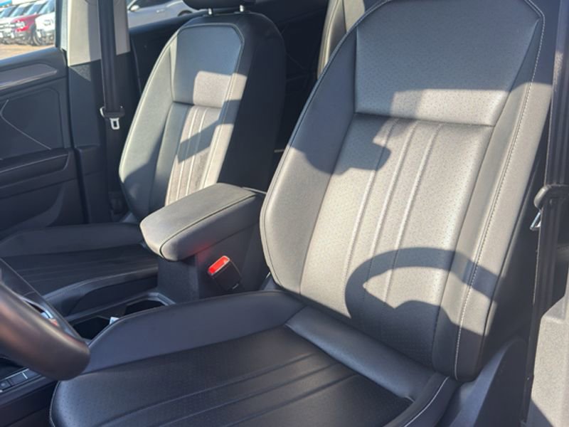 Used 2024 Volkswagen Tiguan SE image 26