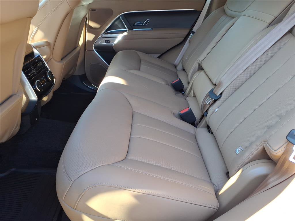 New 2026 Land Rover Range Rover SE image 5