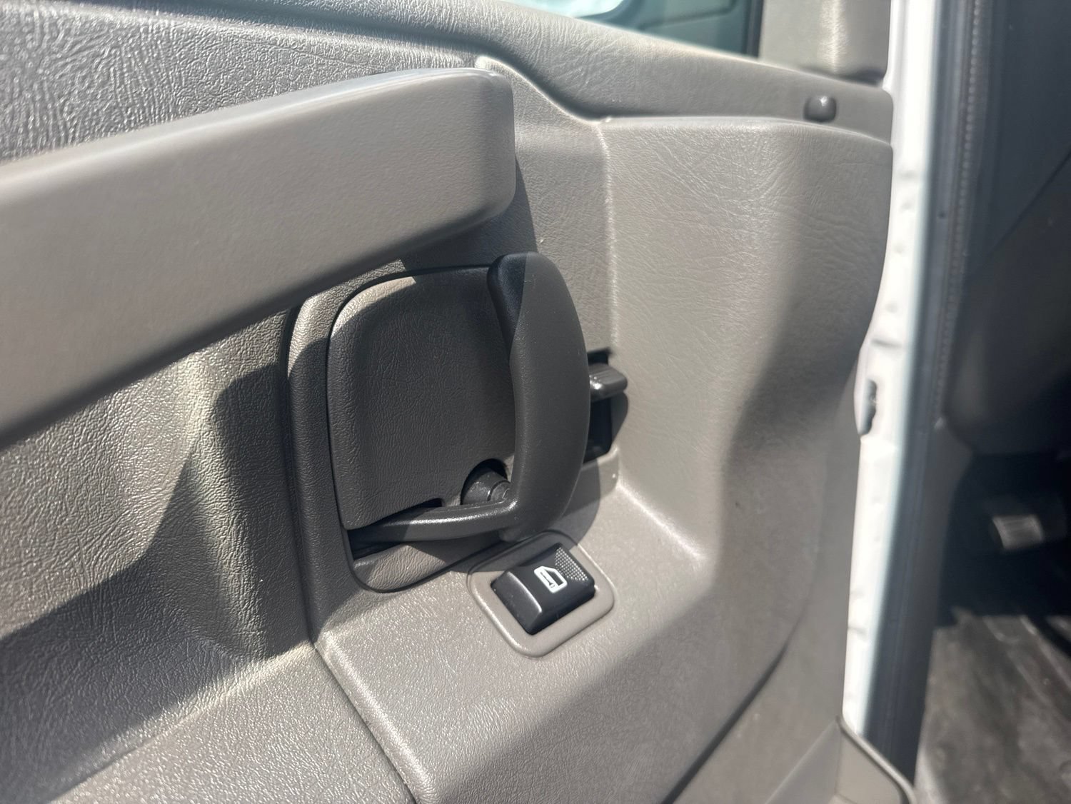 Used 2025 Chevrolet Express 2500 Extended w/ Driver Convenience Package RWD image 15