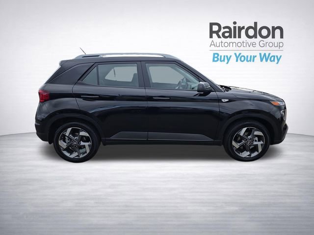 Used 2025 Hyundai Venue SEL image 9