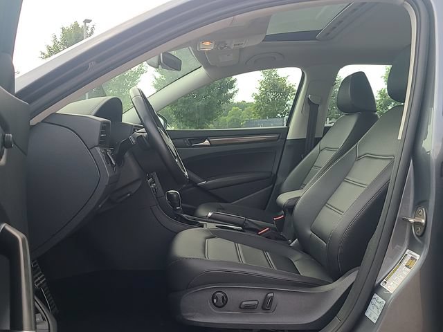 Used 2020 Volkswagen Passat 2.0T R-Line FWD image 12