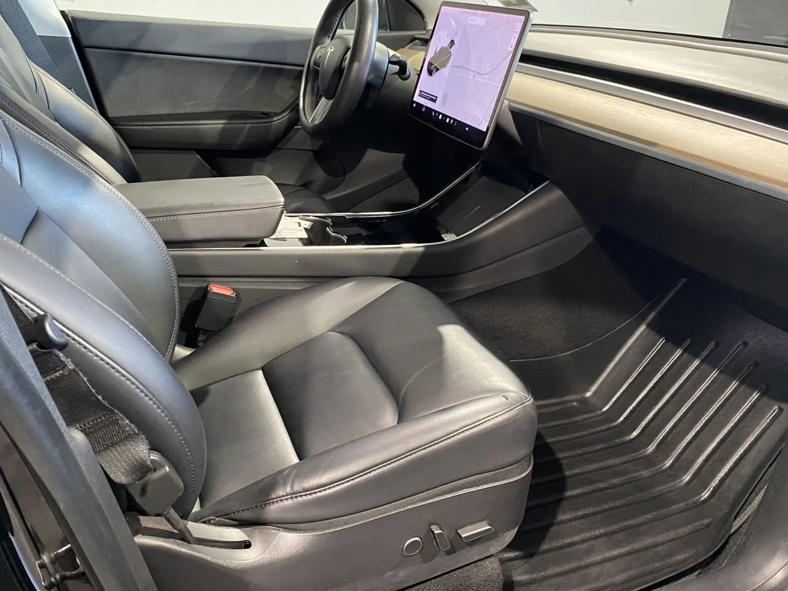 Used 2021 Tesla Model Y 2WD image 6