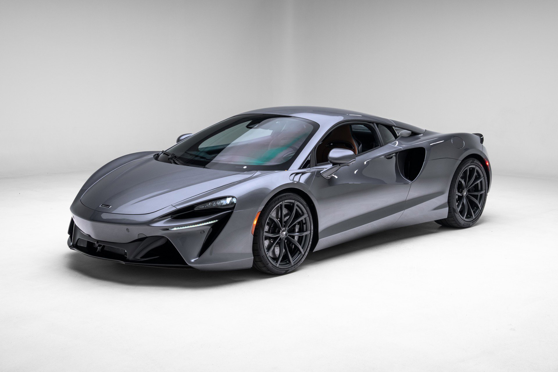 Used 2023 McLaren Artura image 11