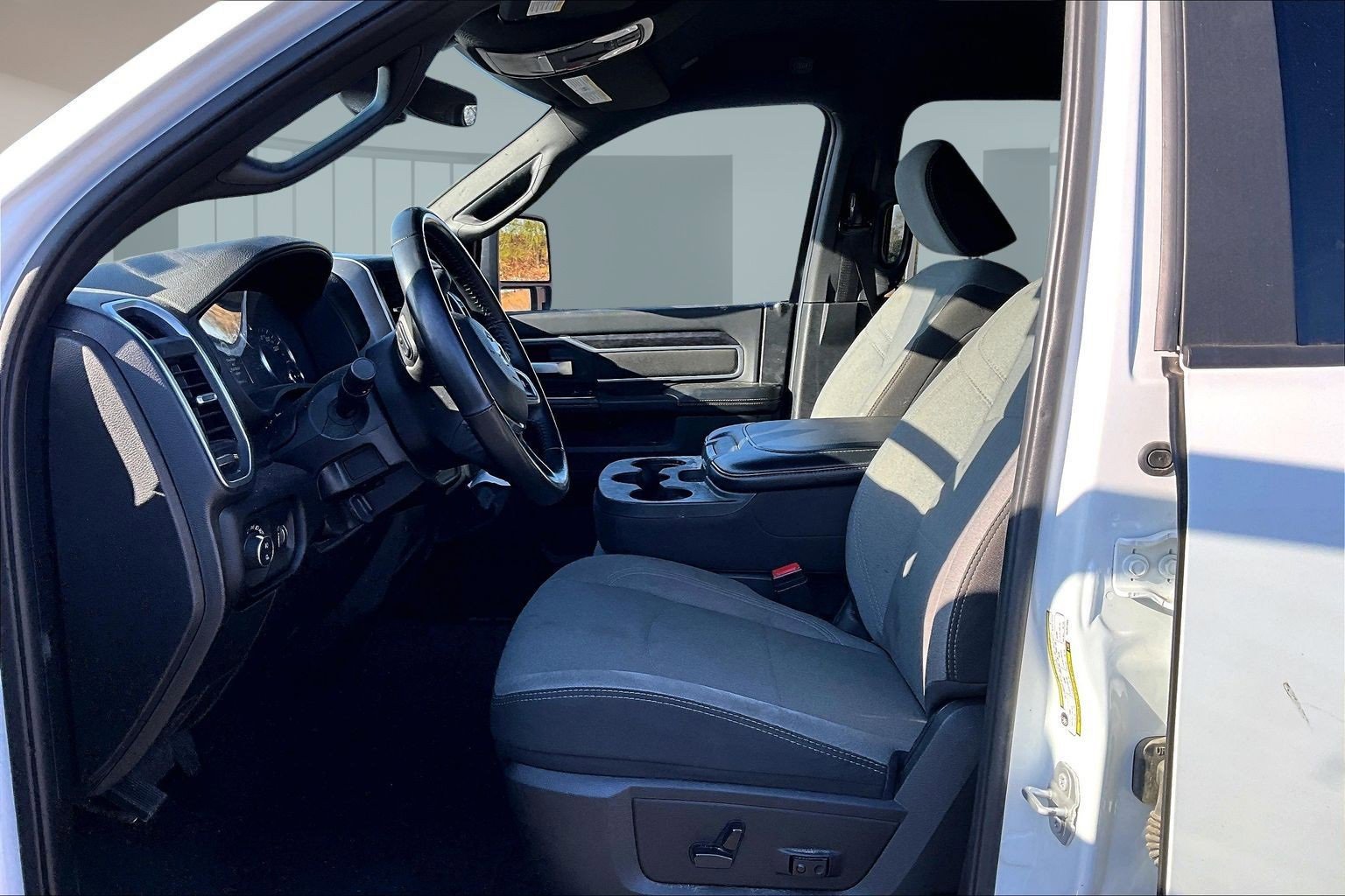 Used 2024 RAM 3500 Big Horn image 9