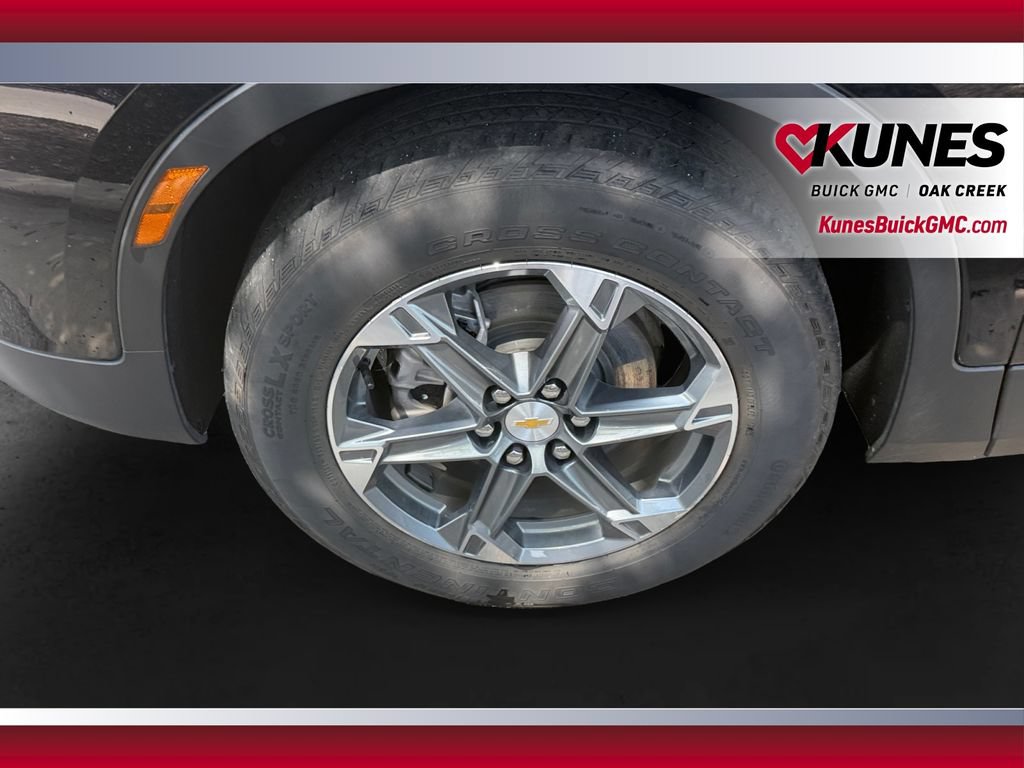Used 2025 Chevrolet Blazer LT FWD image 13