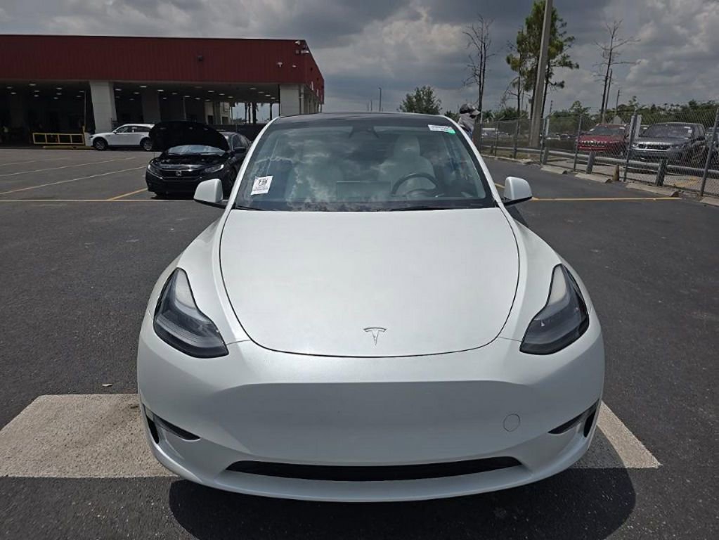 Used 2023 Tesla Model Y Performance AWD/4WD image 2