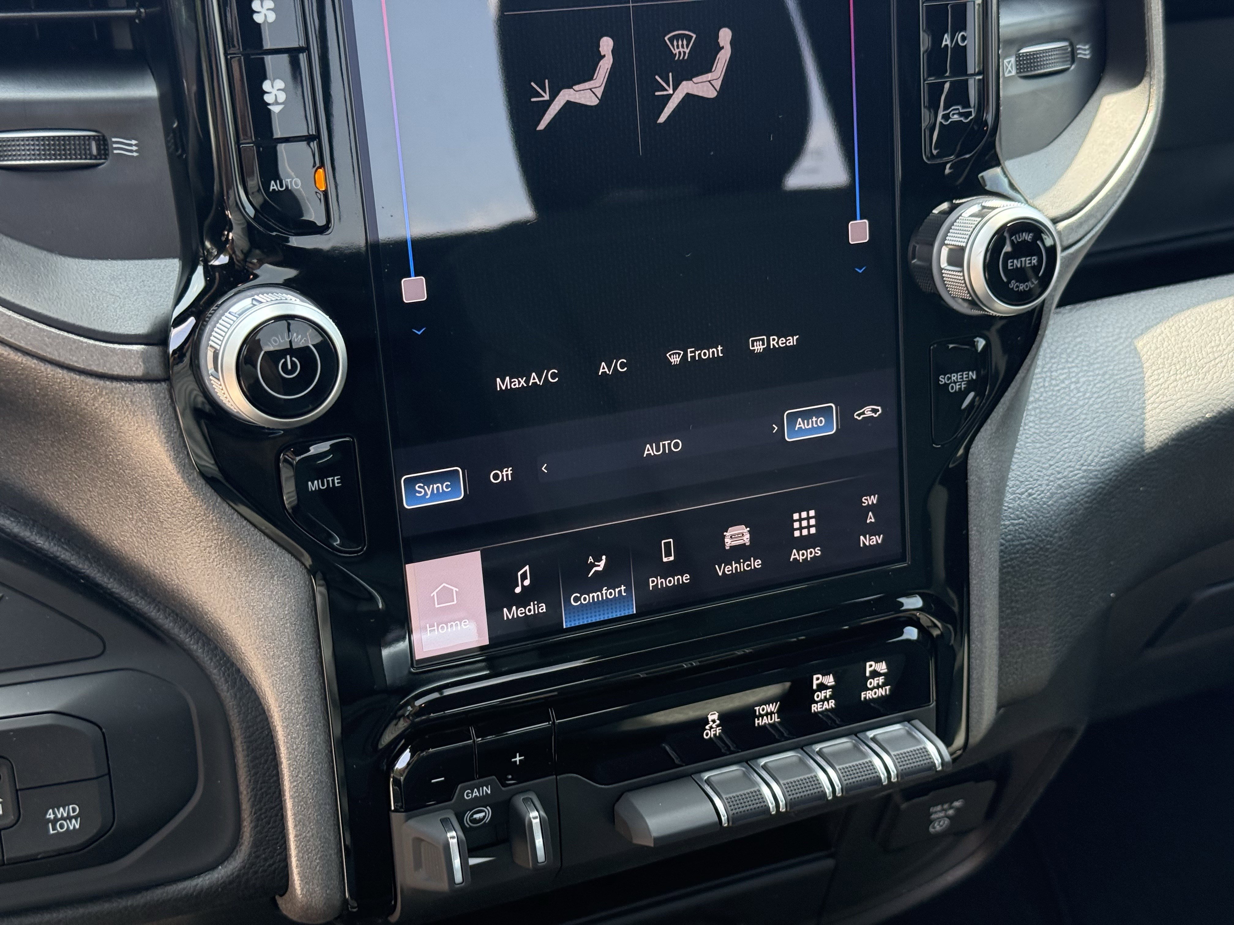 New 2026 RAM 3500 Tradesman AWD/4WD image 14