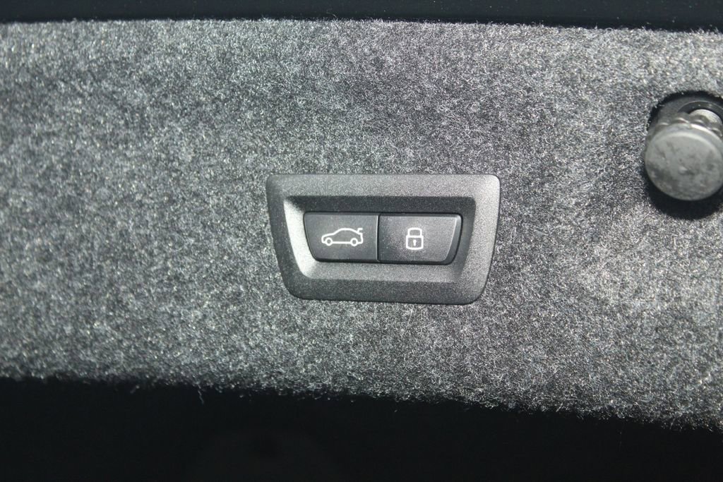 New 2026 BMW 430i Coupe w/ Parking Assistance Package RWD image 9