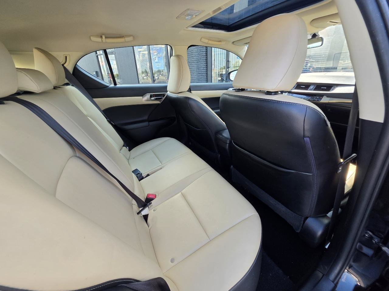 Used 2014 Lexus CT 200h FWD image 43