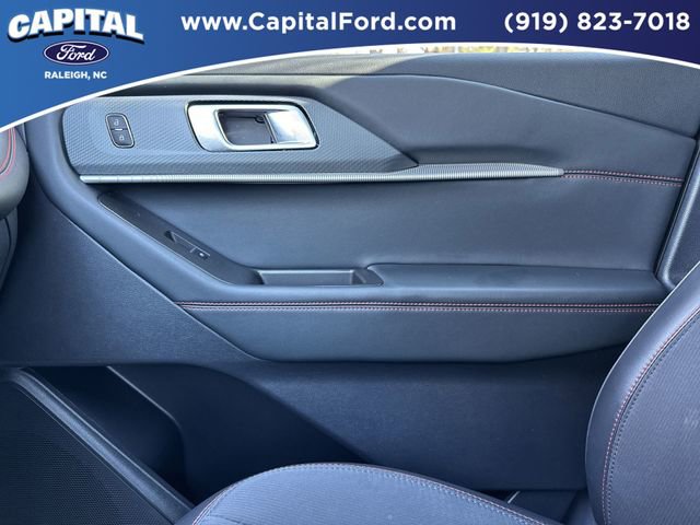 Certified 2025 Ford Explorer ST-Line w/ Premium Package AWD/4WD image 27