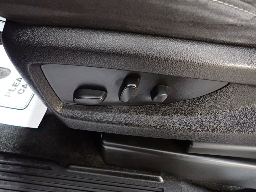 Used 2018 Chevrolet Silverado 1500 LT w/ All Star Edition image 22