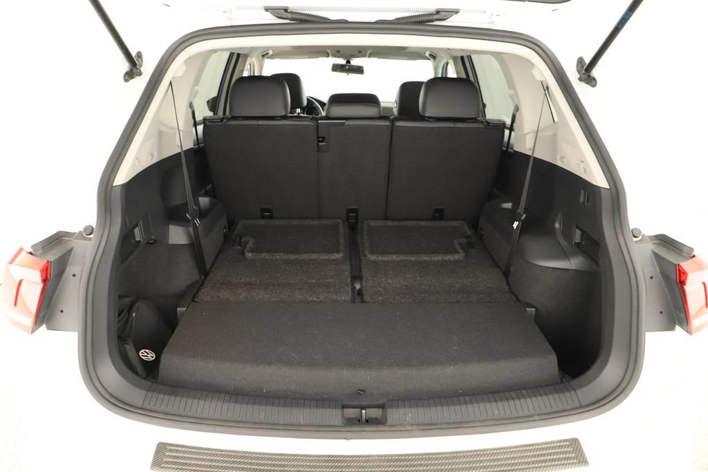 Used 2018 Volkswagen Tiguan SE w/ Panoramic Sunroof Package AWD/4WD image 30