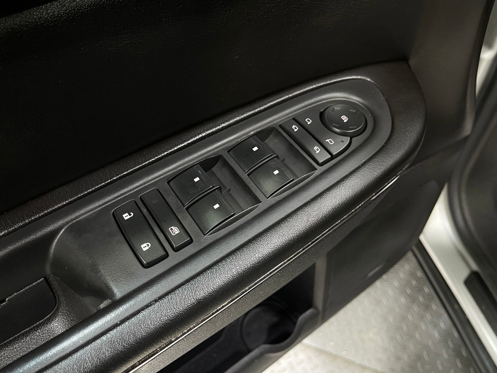 Used 2017 GMC Acadia Limited SLT FWD image 16