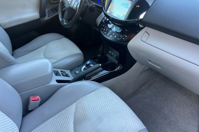 Used 2014 Toyota RAV4 EV image 17