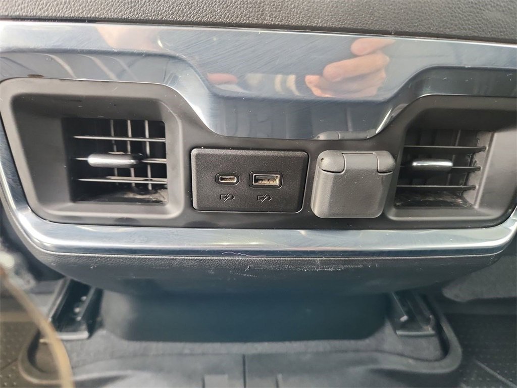 Used 2022 Chevrolet Silverado 1500 High Country image 22