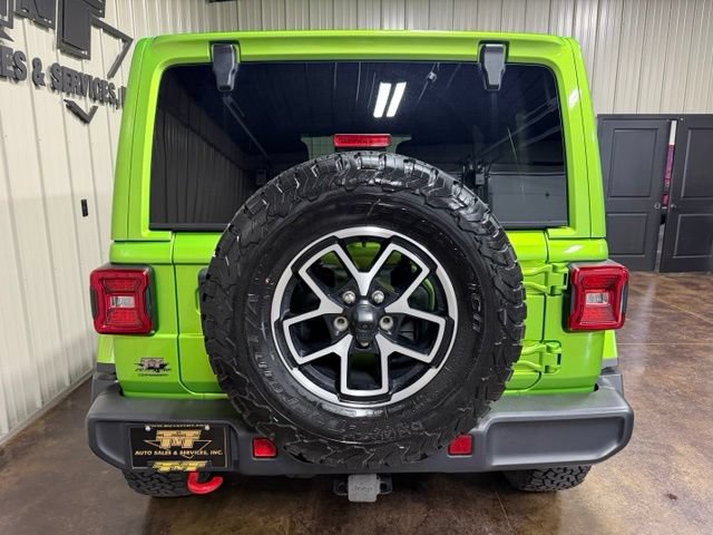 Used 2025 Jeep Wrangler Unlimited Rubicon w/ Convenience Group AWD/4WD image 9
