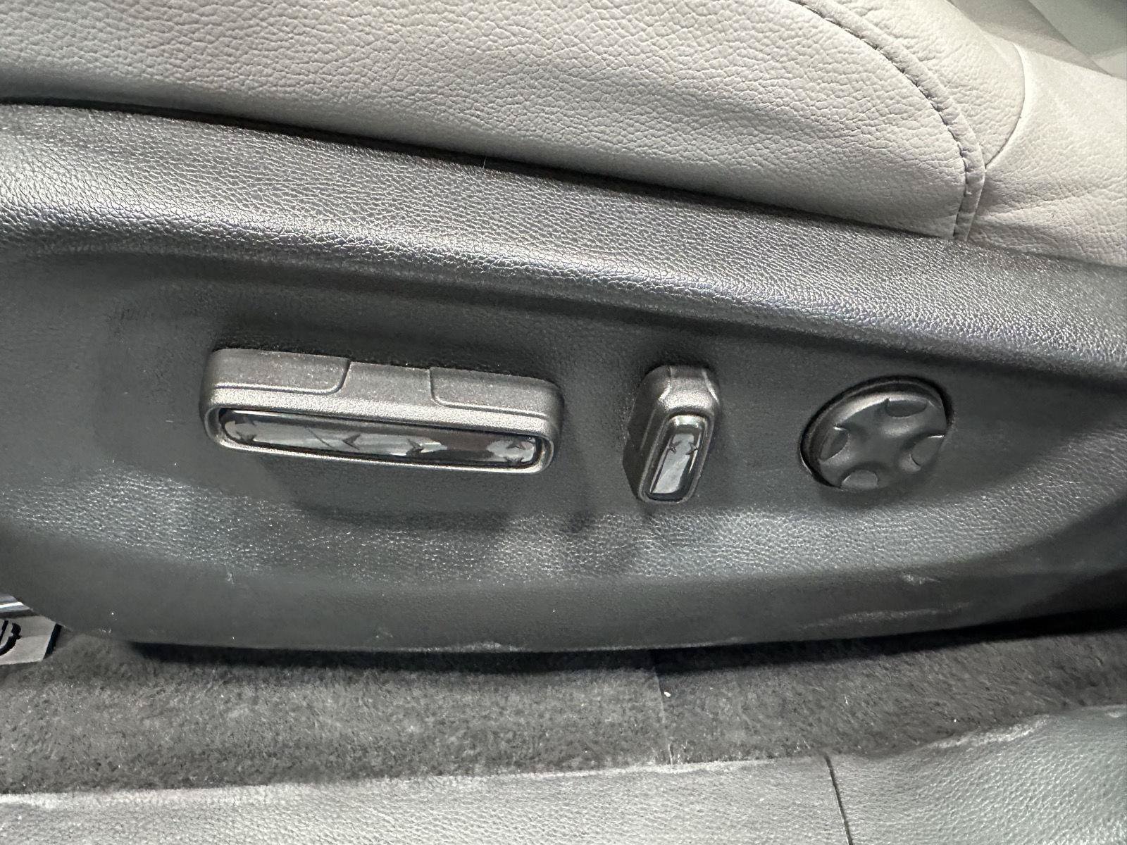 Used 2020 Honda CR-V EX-L image 17