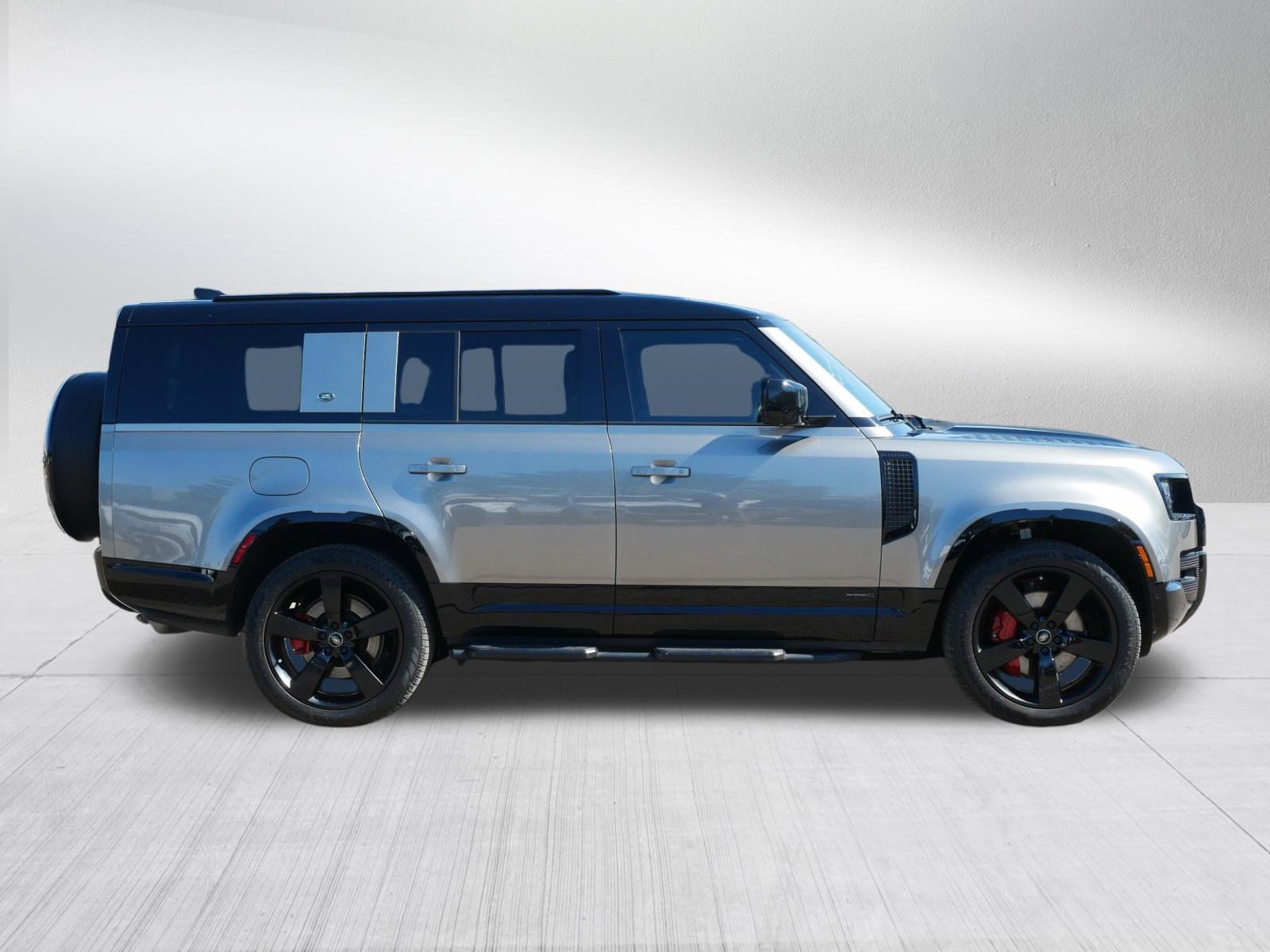 Used 2024 Land Rover Defender 130 X AWD/4WD image 4