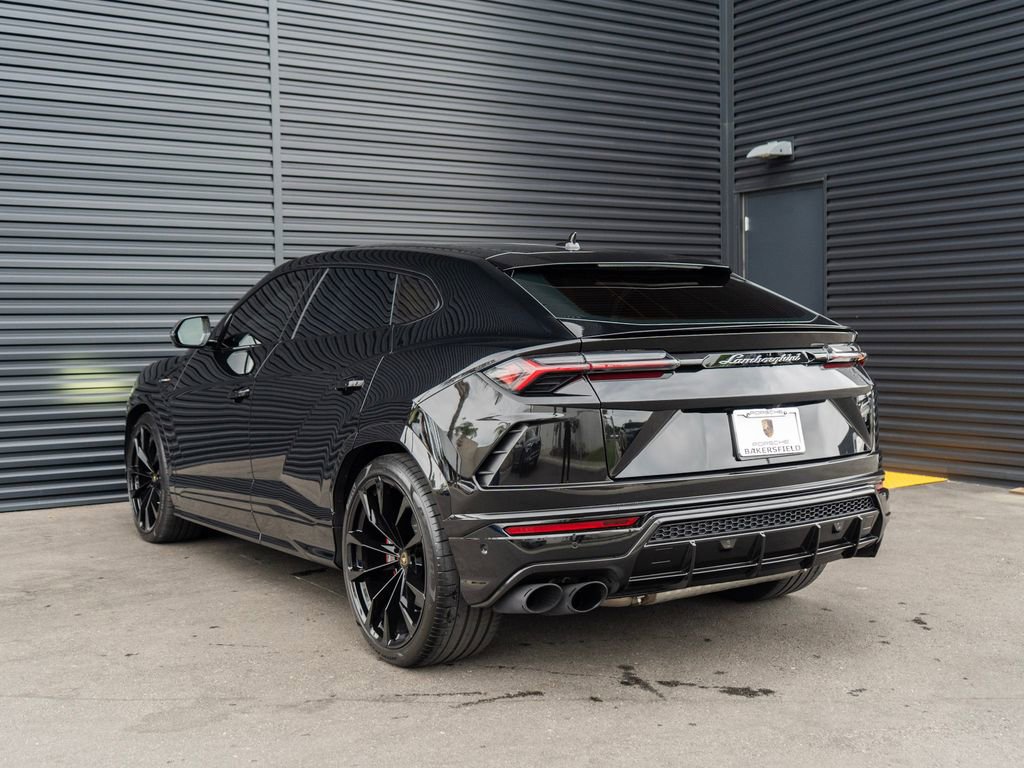 Used 2021 Lamborghini Urus image 3