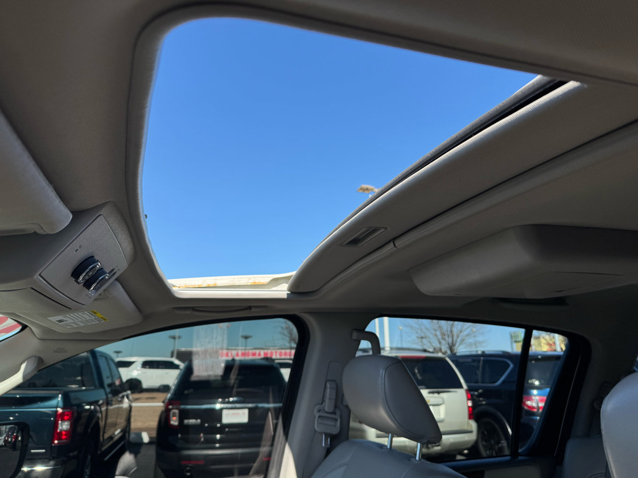 Used 2010 Nissan Armada Titanium w/ DVD Entertainment Pkg image 25