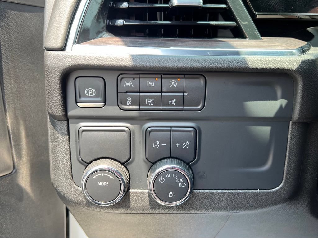 Used 2025 Chevrolet Tahoe LT RWD image 20
