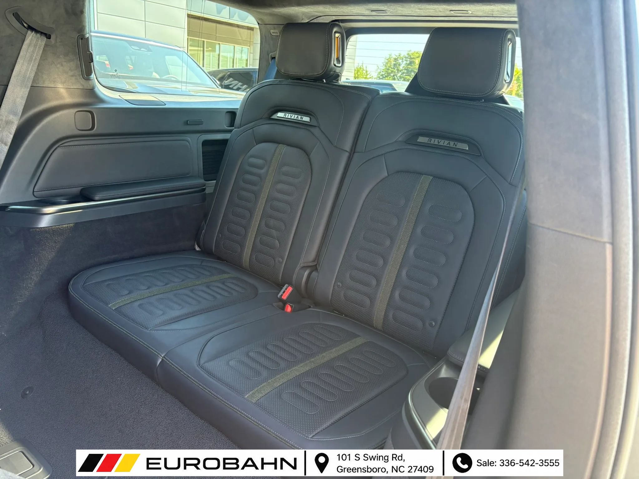 Used 2025 Rivian R1S Adventure Dual AWD/4WD image 11