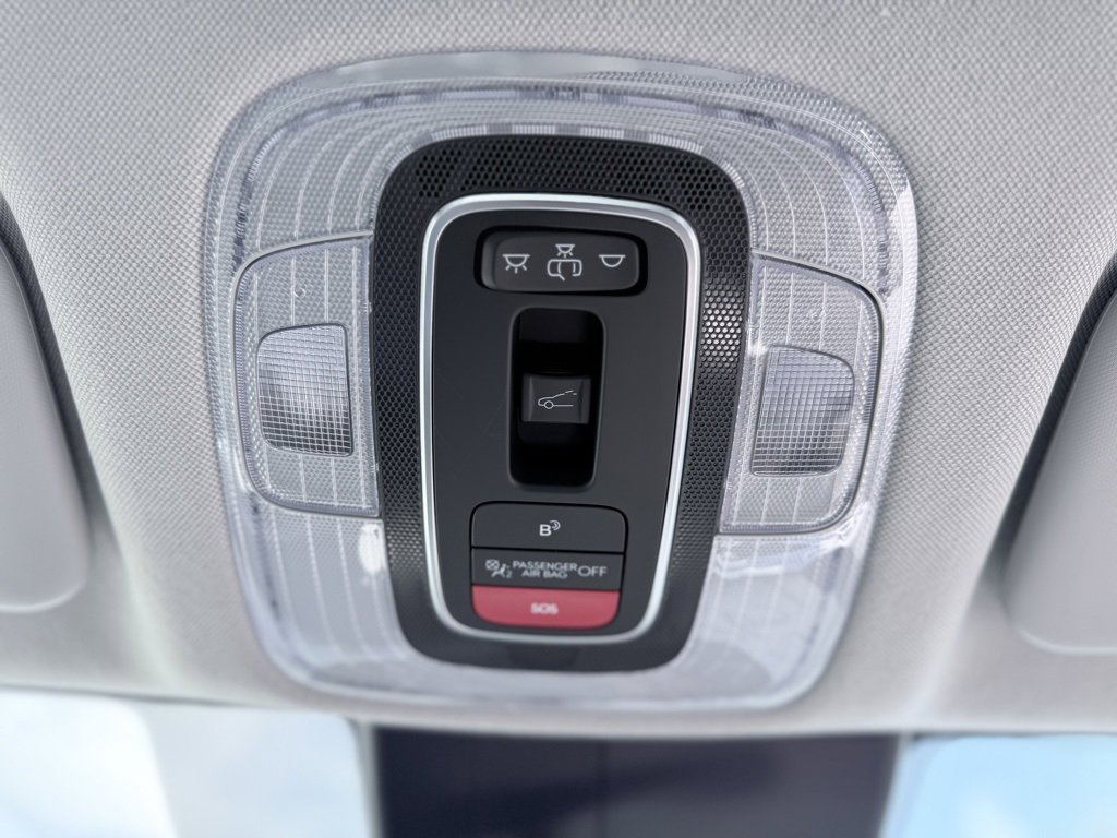 New 2025 Hyundai Elantra Limited image 24