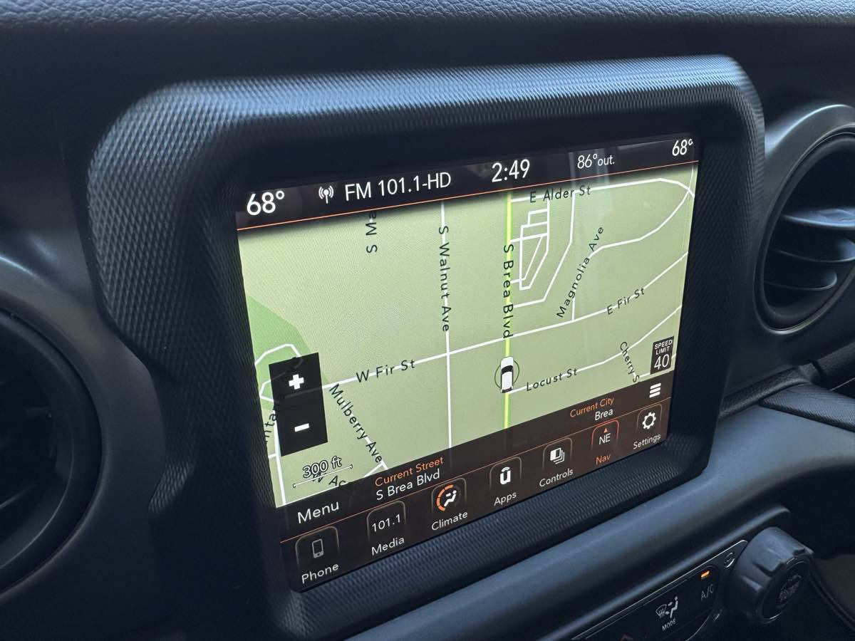 Used 2022 Jeep Gladiator Sport AWD/4WD image 25