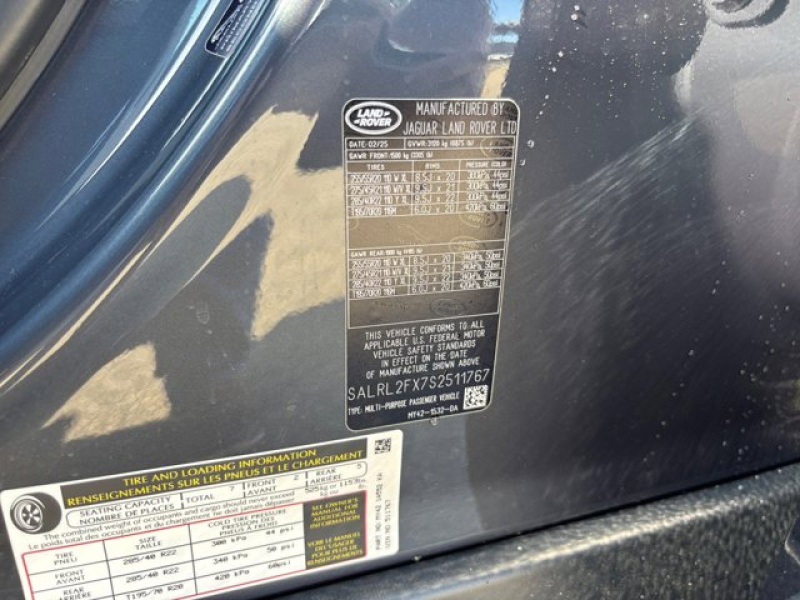 New 2025 Land Rover Discovery Dynamic SE image 23