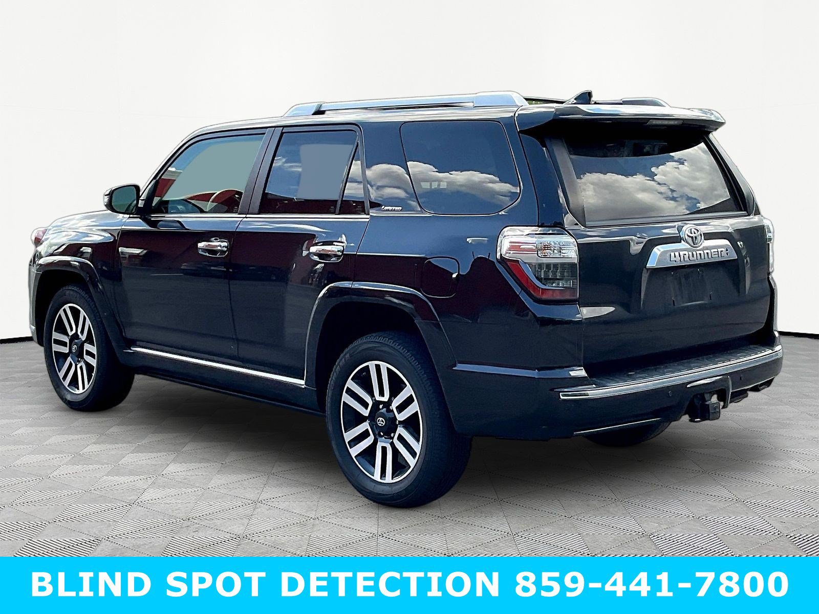 Used 2021 Toyota 4Runner Limited AWD/4WD image 4