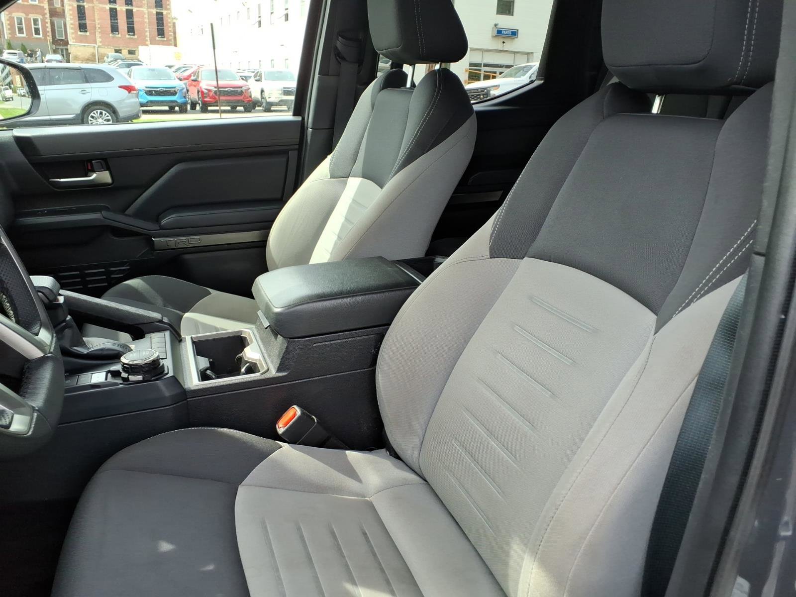 Used 2025 Toyota Tacoma TRD Sport image 10