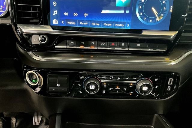 Certified 2025 Chevrolet Silverado 1500 High Country w/ Technology Package AWD/4WD image 15