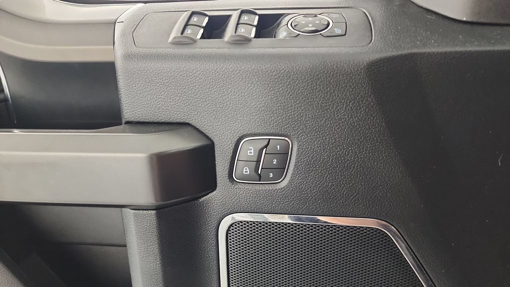 Used 2020 Ford F150 Lariat AWD/4WD image 24
