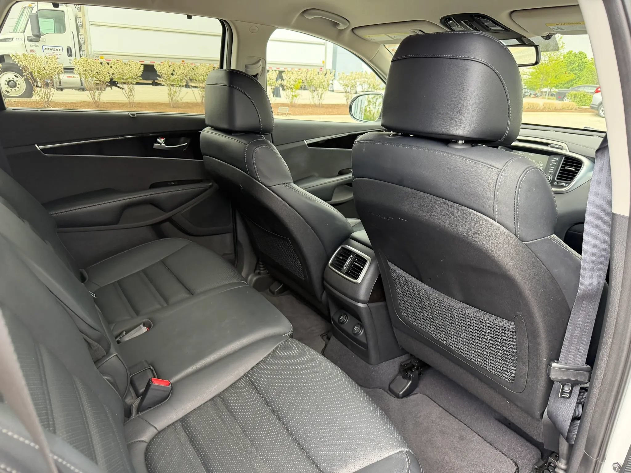 Used 2017 Kia Sorento EX FWD image 19