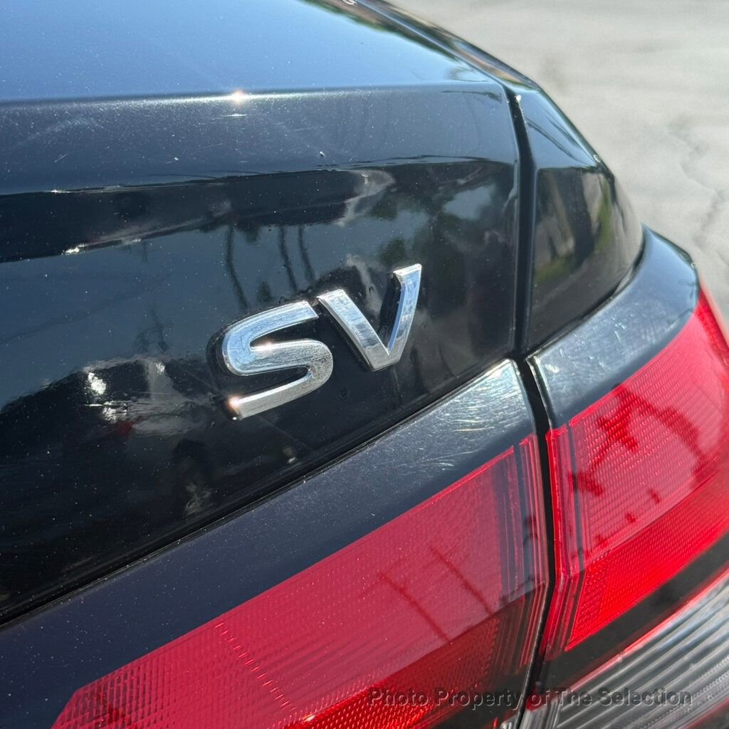 Used 2021 Nissan Versa SV FWD image 16