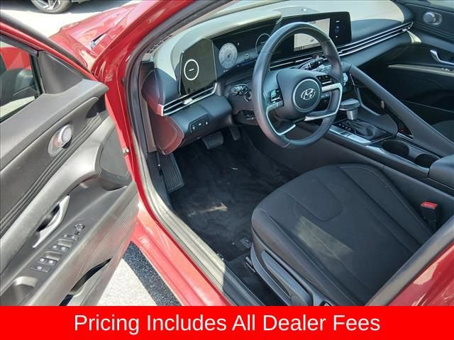Used 2023 Hyundai Elantra SEL w/ Convenience Package FWD image 9