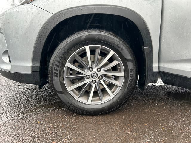 Used 2019 Toyota Highlander XLE image 25