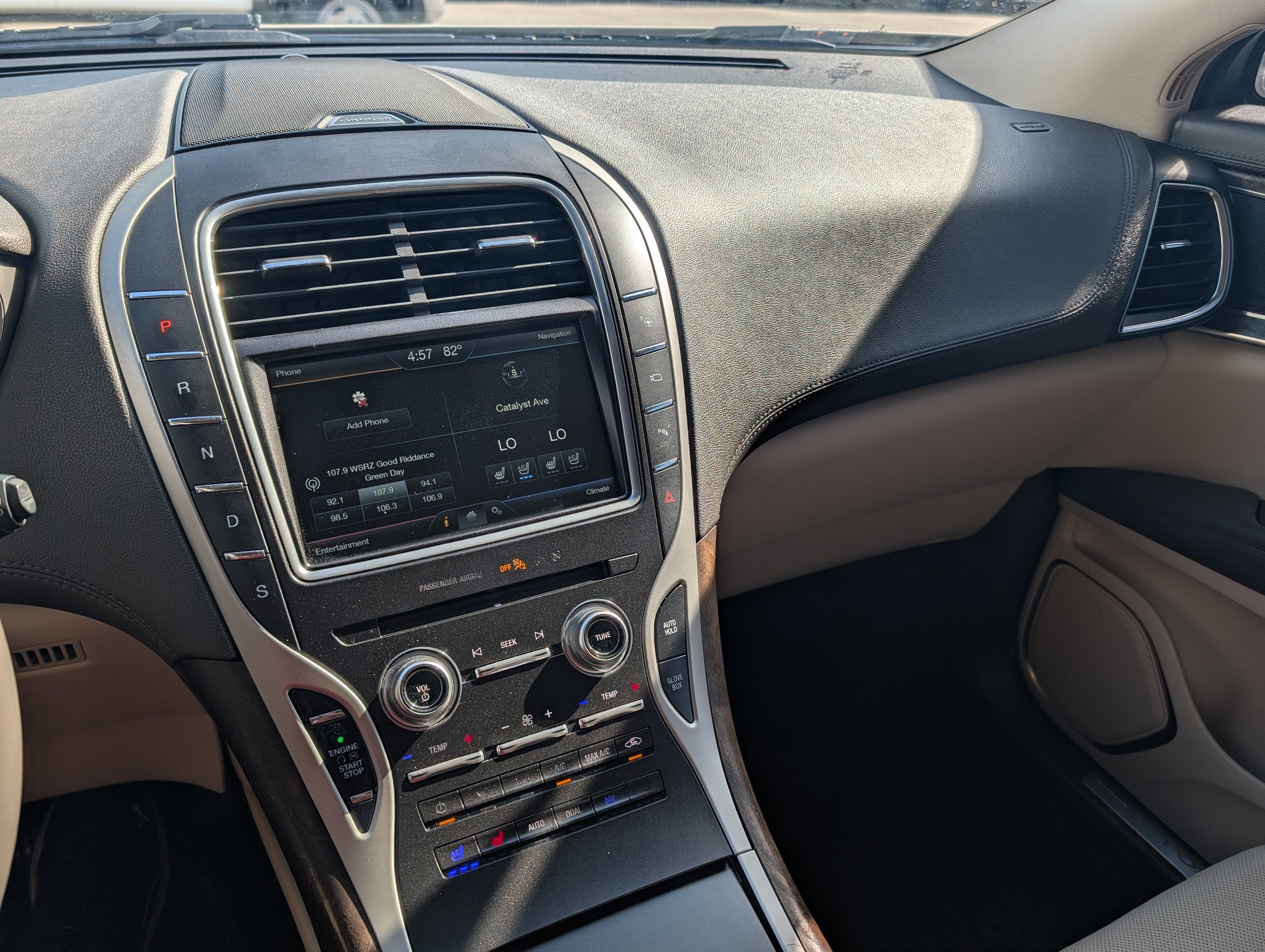 Used 2016 Lincoln MKX Reserve w/ Technology Package image 29