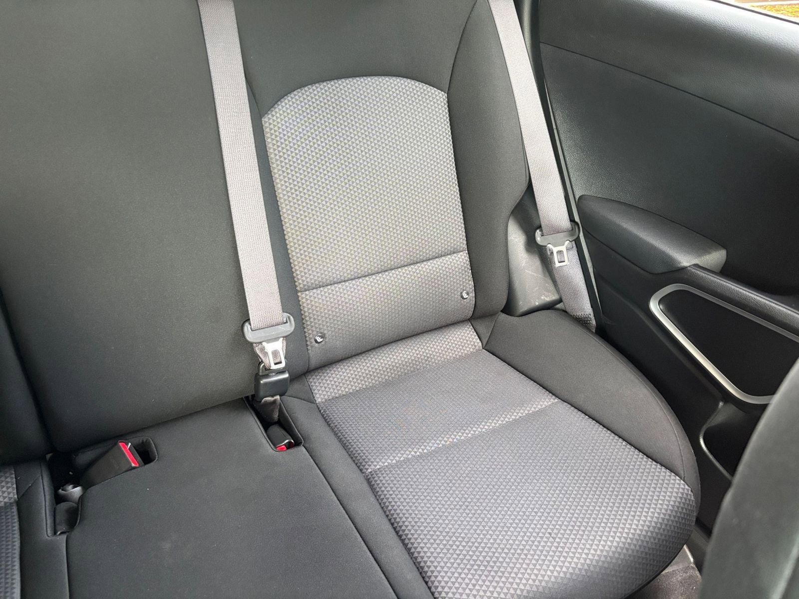 Used 2025 Kia Soul LX w/ LX Technology Package FWD image 35