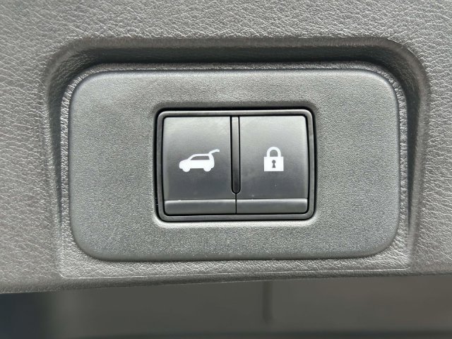 Used 2024 Nissan Rogue SV AWD/4WD image 14