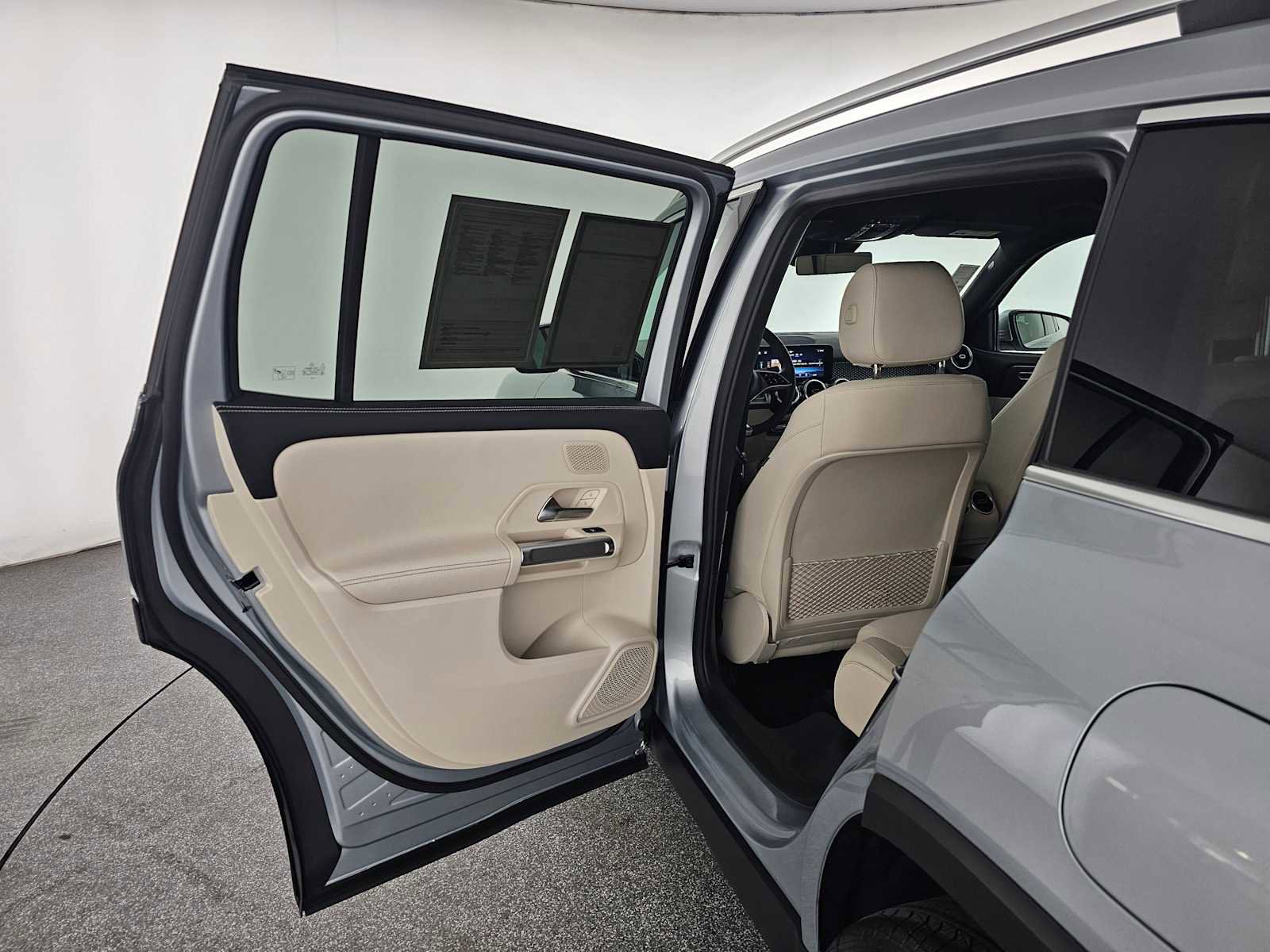 Used 2026 Mercedes-Benz GLB 250 image 16