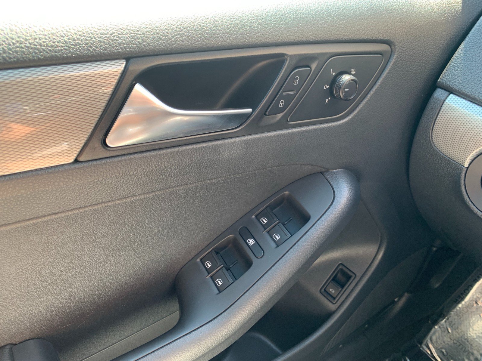 Used 2015 Volkswagen Jetta SE FWD image 11