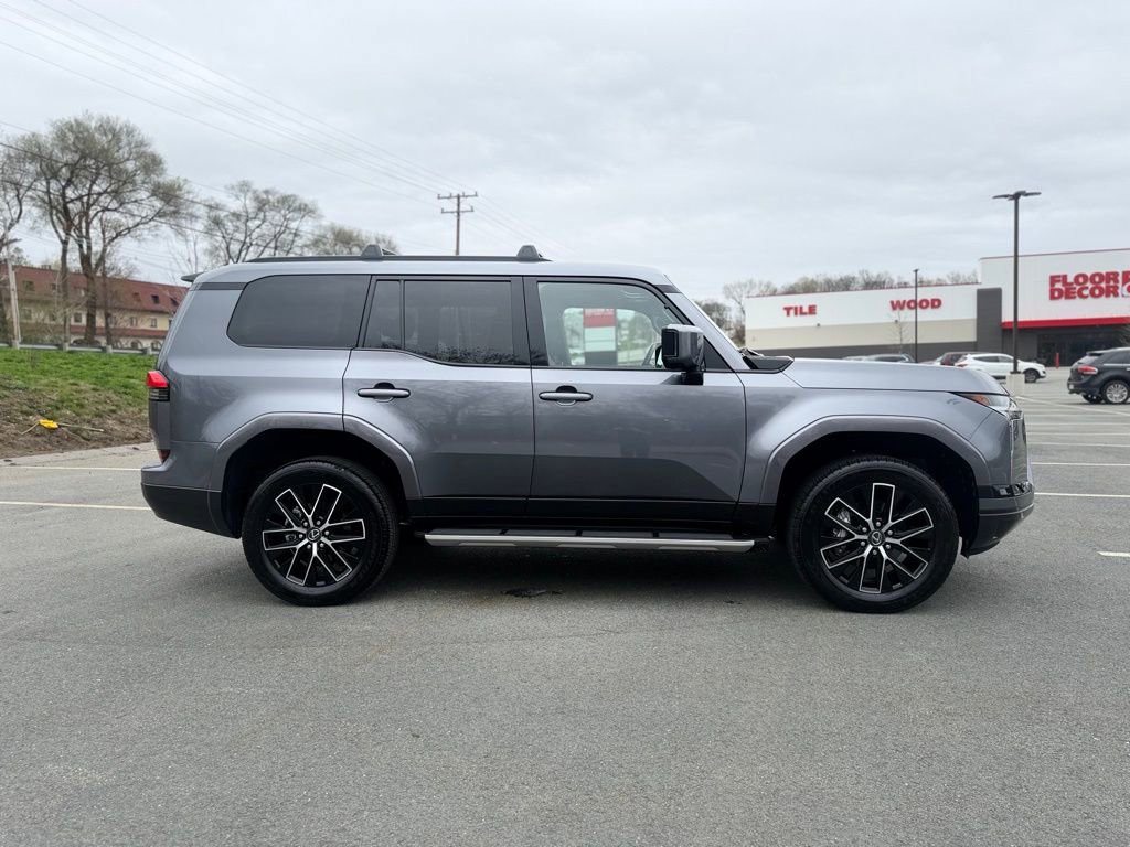 Used 2024 Lexus GX 550 w/ Accessory Package (Z1) image 8