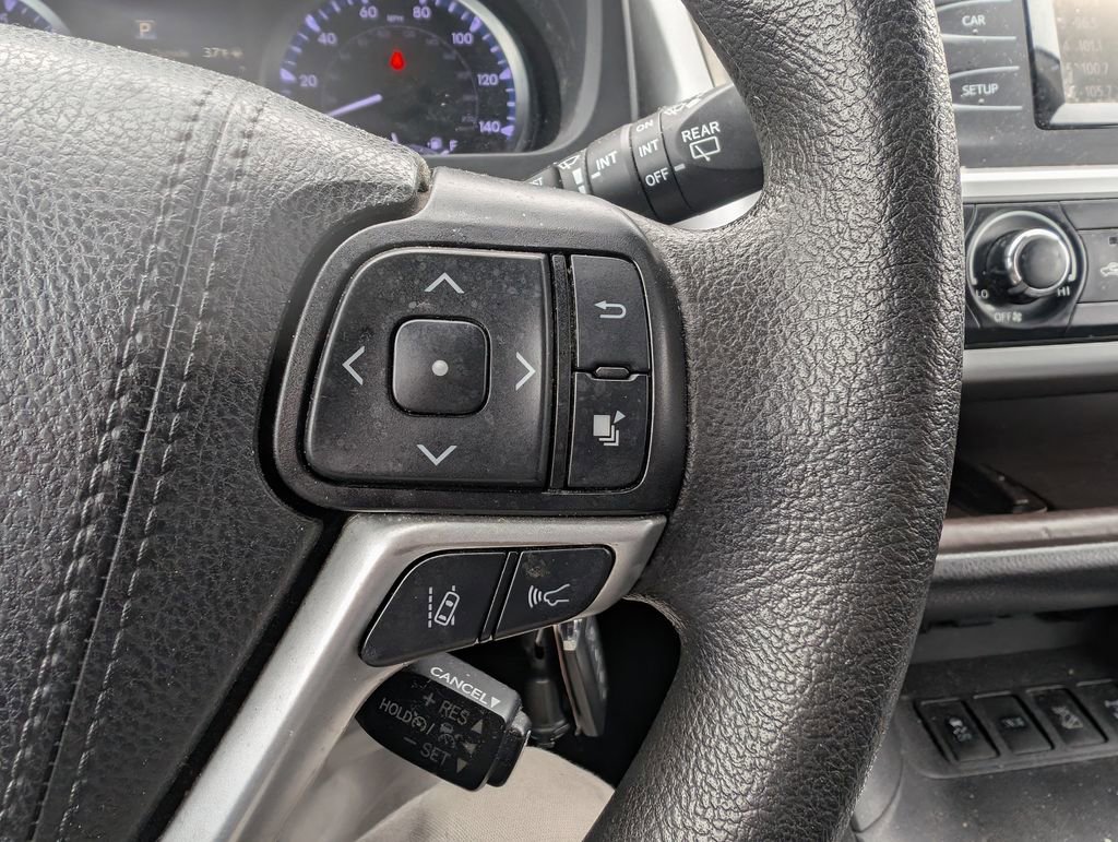 Used 2019 Toyota Highlander LE image 20